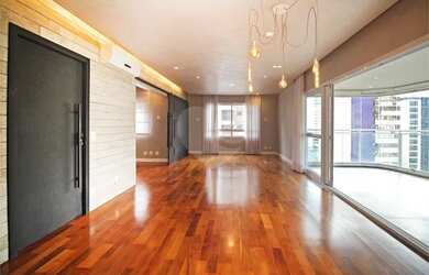 Imagem: O apartamento possui 3 Dormitórios, 5 Banheiros, 3 Vagas na