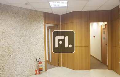 Imagem: O depósito possui 5 Vagas na garagem e 208m² de Área e está