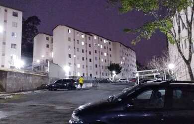 Imagem: O apartamento possui 2 Dormitórios, 1 Banheiro, 1 Vaga na garagem