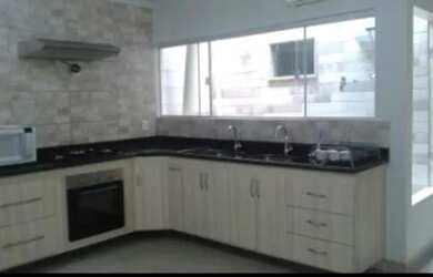 Imagem: A casa em condomínio possui 2 Dormitórios, 2 Banheiros, 2