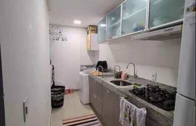 Imagem: O apartamento possui 2 Dormitórios, 1 Banheiro, 1 Vaga na garagem