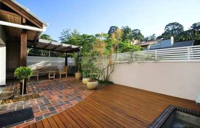 Imagem: A casa em condomínio possui 4 Dormitórios, 5 Banheiros, 4