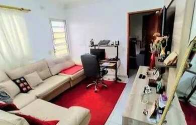 Imagem: A casa possui 2 Dormitórios, 2 Banheiros, 3 Vagas na garagem