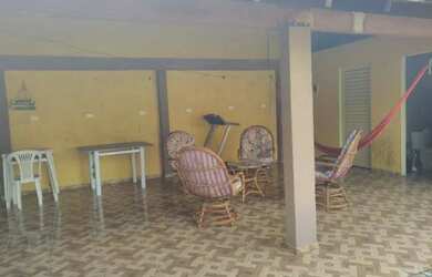 Imagem: A casa possui 3 Dormitórios, 1 Banheiro, 4 Vagas na garagem