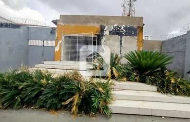 Imagem: O depósito possui 236m² de Área e está localizado em Centro