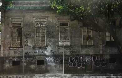 Imagem: A casa possui 4 Dormitórios, 1 Banheiro, 2 Vagas na garagem