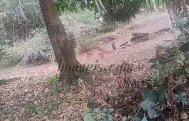 Imagem: O terreno possui 4.900m² de Área e está localizado em Pechincha