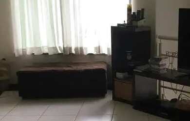 Imagem: A casa possui 2 Dormitórios e 1 Banheiro e está localizado