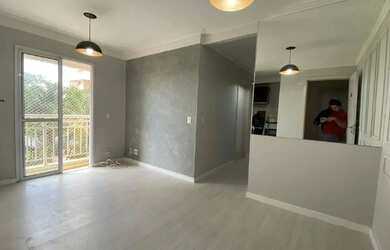 Imagem: O apartamento possui 2 Dormitórios, 1 Banheiro, 1 Vaga na garagem