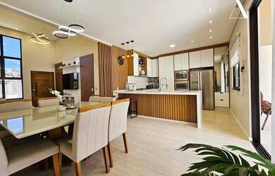 Imagem 8: Casa Plana de Alto Padrão com Piscina no bairro glória emJoinville /...