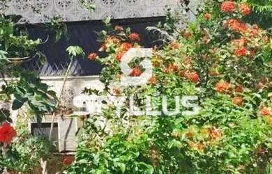 Imagem: A casa possui 3 Dormitórios, 3 Banheiros, 2 Vagas na garagem