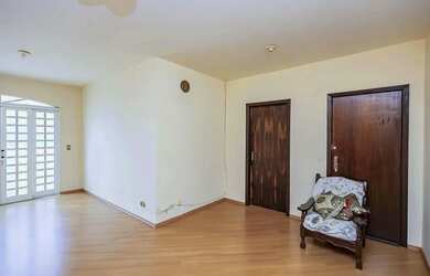 Imagem 11: Casa com terreno em Santa Felicidade Curitiba