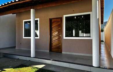 Imagem: A casa possui 2 Dormitórios, 2 Banheiros, 1 Vaga na garagem