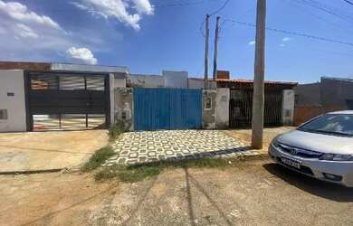 Imagem: A casa possui 2 Dormitórios, 1 Banheiro, 125m² de Área e