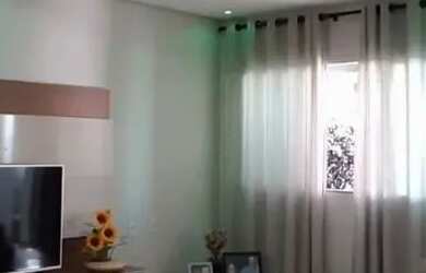 Imagem: A casa possui 4 Dormitórios, 3 Banheiros, 2 Vagas na garagem