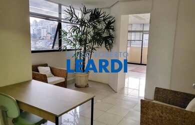 Imagem: O depósito possui 1 Vaga na garagem, 40m² de Área e está