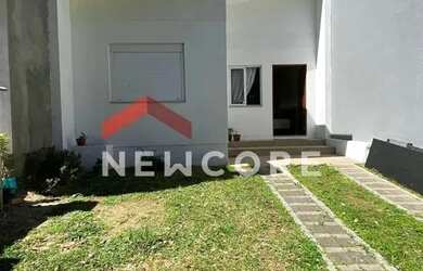 Imagem: A casa em condomínio possui 2 Dormitórios, 1 Banheiro, 2 Vagas