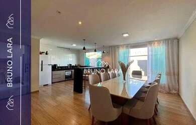 Imagem: A casa possui 3 Dormitórios, 1 Banheiro, 2 Vagas na garagem