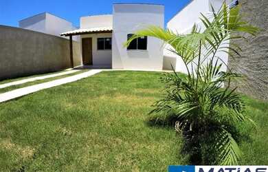 Imagem: A casa possui 2 Dormitórios, 2 Banheiros, 2 Vagas na garagem