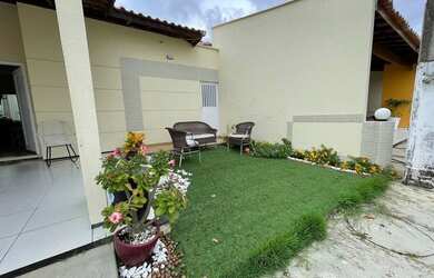 Imagem 2: Casa para venda possui 200 metros quadrados com 3 quartos em Alto do Calhau - São Luís