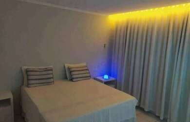 Imagem: A casa possui 3 Dormitórios, 1 Banheiro, 3 Vagas na garagem