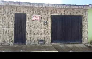 Imagem: A casa possui 3 Dormitórios, 2 Banheiros, 1 Vaga na garagem