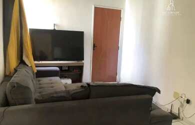 Imagem: O apartamento possui 2 Dormitórios, 1 Banheiro, 1 Vaga na garagem