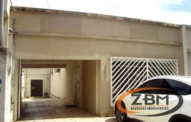 Imagem: A casa possui 1 Dormitório, 4 Banheiros, 5 Vagas na garagem