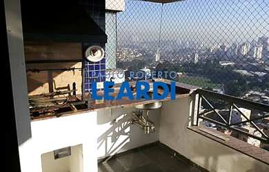 Imagem: O apartamento possui 4 Dormitórios, 5 Banheiros, 3 Vagas na