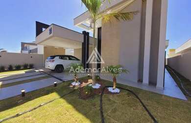 Imagem: A casa em condomínio possui 3 Dormitórios, 4 Banheiros, 4