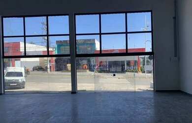 Imagem: O depósito possui 5 Vagas na garagem e 730m² de Área e está