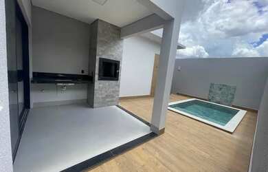 Imagem: A casa em condomínio possui 3 Dormitórios, 4 Banheiros, 2