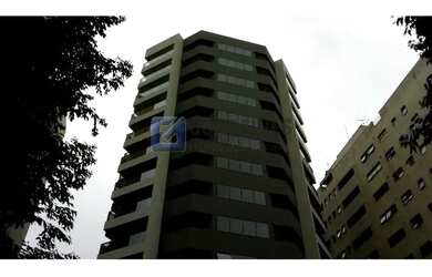 Imagem: O depósito possui 2 Vagas na garagem e 44m² de Área e está