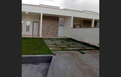 Imagem: A casa possui 2 Dormitórios, 1 Banheiro, 2 Vagas na garagem