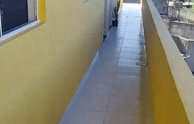 Imagem: A casa possui 1 Dormitório, 1 Banheiro, 1 Vaga na garagem