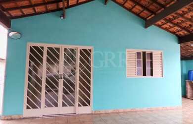 Imagem: A casa possui 3 Dormitórios, 1 Banheiro, 237m² de Área e