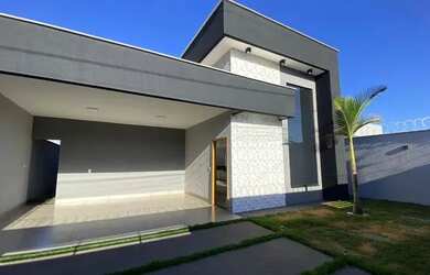 Imagem: A casa possui 3 Dormitórios, 3 Banheiros, 3 Vagas na garagem