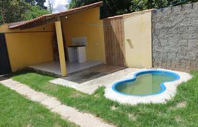 Imagem: A casa possui 3 Dormitórios, 2 Banheiros, 3 Vagas na garagem