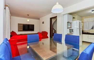 Imagem: A casa possui 4 Dormitórios, 4 Banheiros, 1 Vaga na garagem