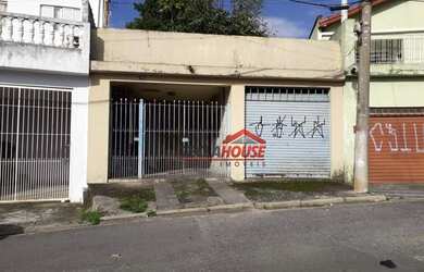 Imagem: A casa possui 2 Dormitórios, 2 Banheiros, 2 Vagas na garagem