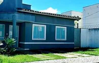 Imagem: A casa em condomínio possui 3 Dormitórios, 1 Banheiro, 2 Vagas