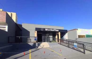 Imagem: O depósito possui 5 Vagas na garagem, 300m² de Área e está