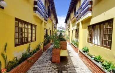 Imagem: A casa possui 2 Dormitórios, 2 Banheiros, 1 Vaga na garagem