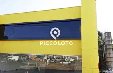 Imagem: O depósito possui 5 Vagas na garagem, 500m² de Área e está