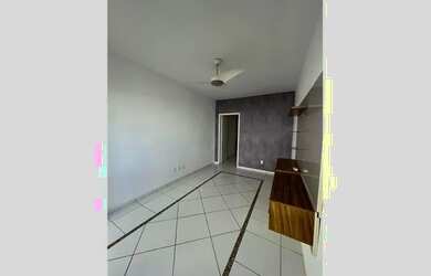 Imagem: A casa possui 2 Dormitórios, 2 Banheiros, 2 Vagas na garagem