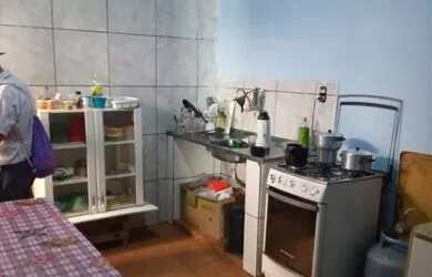 Imagem: A casa possui 2 Dormitórios, 1 Banheiro, 3 Vagas na garagem