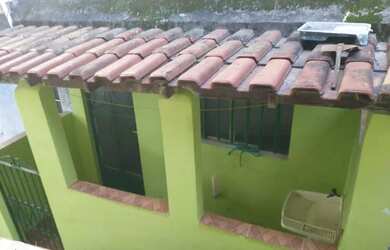 Imagem: A casa possui 1 Dormitório, 1 Banheiro, 1 Vaga na garagem e