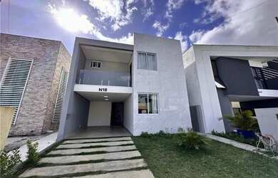 Imagem: A casa em condomínio possui 4 Dormitórios, 4 Banheiros e 170m²