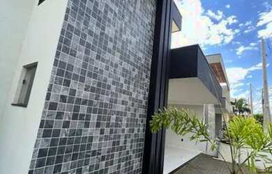 Imagem: A casa em condomínio possui 3 Dormitórios, 4 Banheiros, 2