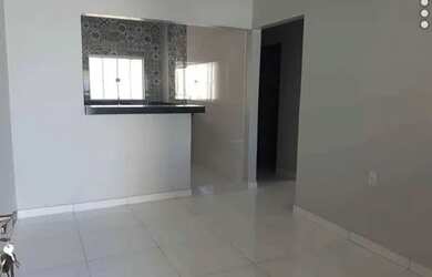 Imagem: A casa possui 2 Dormitórios, 1 Banheiro, 1 Vaga na garagem